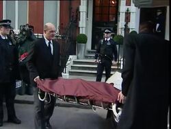 UK - The death of Alexander McQueen Instructional Video