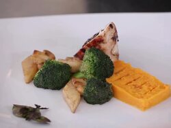 arranging food on the plate Stock Footage