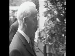 SYND 6 8 68 PRESIDENT LUEBKE VISITS COLCOGNE CAMERA FAIR News Clip