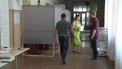 CLEAN : Ukraine holds vote shunned by rebel held east News Clip