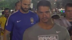 Fans arrive at Copacabana for volleyball finals Instructional Video