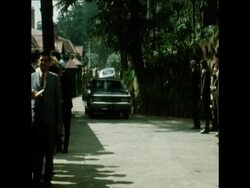 SYND 3-7-72 PRESIDENT BHUTTO AND PRIME MINISTER GANDHI SIGN INDO / PAKISTAN TREATY News Clip