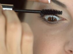 HD: Applying Mascara Stock Footage