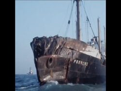 SYND 11/01/71 PANAMANIAN OIL TANKER SINKS AFTER COLLISION WITH PERUVIAN FREIGHTER News Clip