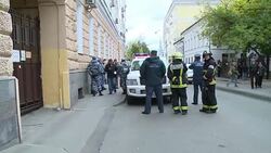 CLEAN : Man detained after bomb scare amidst Russian vote News Clip