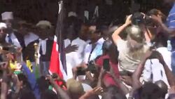 Odinga "sworn in" as alternative president in Nairobi Instructional Video