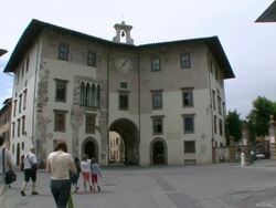 MS Crowds in Knight's square / Pisa, Tuscany, Italy   Stock Footage