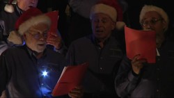 Cave acoustics add festive echo to carol concert News Clip