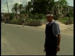 CUBA: FISHERMEN COLLECT BRONZE TO MAKE BUST OF ERNEST HEMINGWAY News Clip