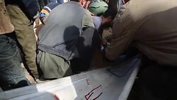 VOICED : Obus del regimen sirio mata cuatro ninos en ciudad asediada News Clip