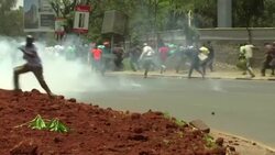 Kenia: usan gas lacrimógeno contra una protesta opositora Instructional Video