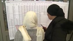 CLEAN : Dutch elections: Muslim voters flock to polls News Clip
