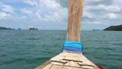 Floating boat Stock Footage