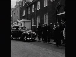 CAN289 SIR WINSTON CHURCHILL LEAVES LONDON TO GO TO HIS COUNTRY HOME Instructional Video