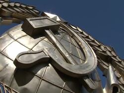 General views of Moscow including the Kremlin, Christ the Saviour cathedral and Muzeon Park. News Clip