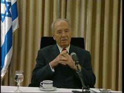 Polls show Livni holding ground against Netanyahu, factions meet Peres, reax Instructional Video