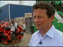 BP CEO disputes claims of underwater oil plumes Instructional Video