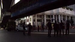 CLEAN : Bomb squad comb Bangkok bomb site as toll climbs to 21 News Clip