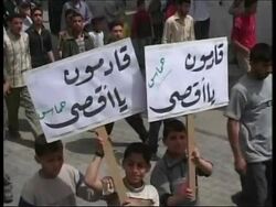 Huge Hamas march threatening to end truce News Clip