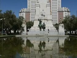 Don Quijote and Cervantes Monument in Madrid Stock Footage