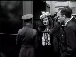 MRS WINANT PRESENTS US GIFTS - News Clip