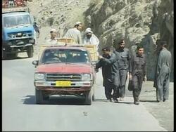 Refugees try to cross border ahead of possible US attack News Clip