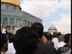 Hundreds of Muslims protest against the Pope News Clip