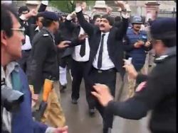 Pakistan - Lawyers boycott courts to protest removal of country's top judge News Clip