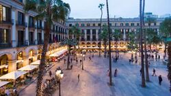 Placa Reial, Barrio Gotico District, La Rambla, Barcelona, Sapin - Time lapse Stock Footage