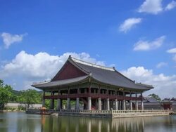 View of Gyeonghoeru(Pavilion) and pond in Gyeongbokgung(ancient palace) Stock Footage