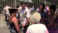 Combaten acaparamiento de alimentos mediante tarjetas en Venezuela News Clip