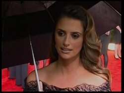 Stars at Golden Globe Awards pledge help for Haiti News Clip