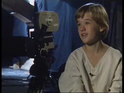 ENTERTAINMENT DAILY: ENT4- HALEY JOEL OSMENT Instructional Video