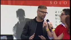 Ricky Martin greets fans in Mexico City News Clip