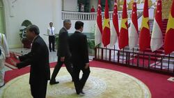 Singapore's prime minister pays official visit to Vietnam News Clip