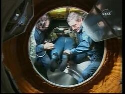 Russian and Brazilian astronauts in ISS, comments Instructional Video