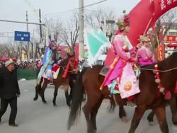 MS PAN Villagers dressed as ancient figures attend parade during shehuo celebrations, Shehuo is traditional festive folk celebration during chinese spring festival AUDIO / xi'an, shaanxi, china Stock Footage
