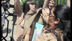 CLEAN : Three Femen women held in Tunis News Clip