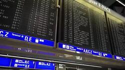 CLEAN : Germany's flagship carrier Lufthansa cancelled nearly 900 flight News Clip