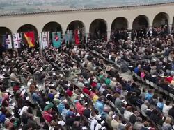 ATMOSPHERE - Pope Francis at  Pope Francis Visits Assisi on October 04, 2013 in Assisi, Italy. (Footage by Origlia Video/Getty Images) Stock Footage