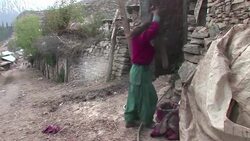 VOICED : Las ninas esposas de Nepal News Clip