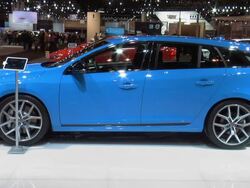 2014 Volvo V60 Polestar montage Stock Footage