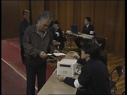 Polling stations open, first reactions News Clip