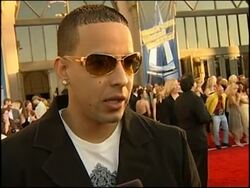 Red carpet arrivals for American Music Awards News Clip