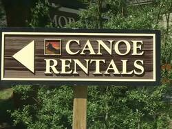CU Shot of sign board of Moraine Lake Lodge in Nationalpark / Lake Louise, Alberta, Canada Stock Footage