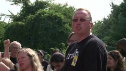 CLEAN : Supporters react to Mannings 35 year News Clip