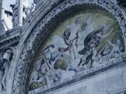 Basilica Cattedrale Patriarcale di San Marco (Saint Mark's Basilica), Day-close up of the gilded Byzantine mosaics on the face of the Chiesa d'Oro (Church of gold) Stock Footage