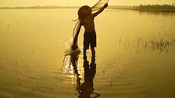 HD slow motion:Local lifestyles of fisherman working in the morning sunrise. Stock Footage