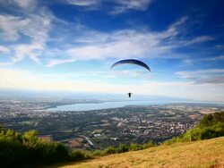 take off paraglider Stock Footage