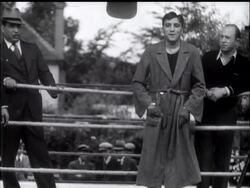 Vince Dundee Trains In Open Air Setting News Clip